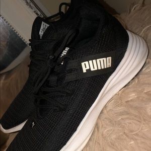 Size 6.5 puma running shoes.